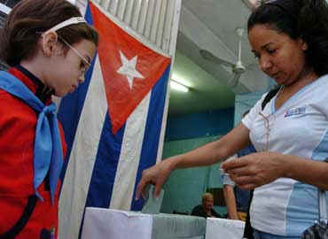Votando en Cuba. foto/archivo de sierramaestra.cu