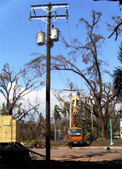 Aun reparan la electricidad.