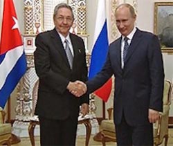Raúl Castro y Vladimir Putín en Moscú en julio de este año.