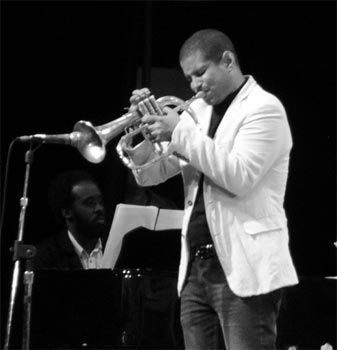Yassek Manzano