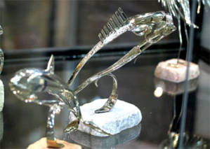 De la exposición del grupo de artesanos artistas Pauyet en FIART 2012.