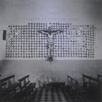 Cruces en la iglesia.