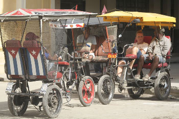 Bicitaxis en La Habana.