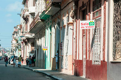 The Cuban government has decreed the immediate closure of 3D home theaters. Photo: Raquel Perez